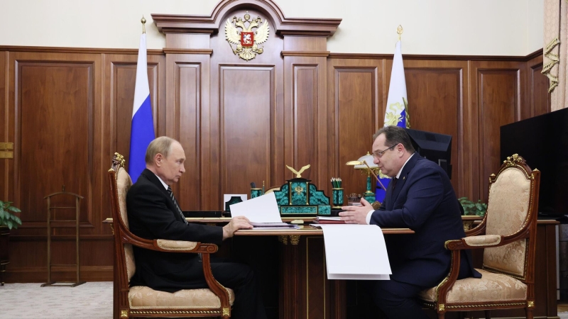 Путин шутливо спросил у врио главы Коми, не привез ли он ему масла