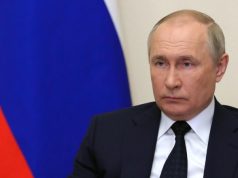 Большинство россиян доверяют Путину, показал опрос
