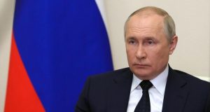 Большинство россиян доверяют Путину, показал опрос