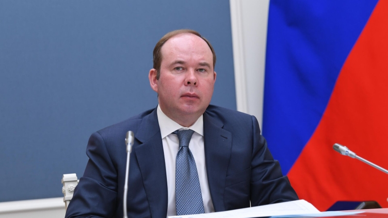 Путин кратко переговорил с главой администрации президента