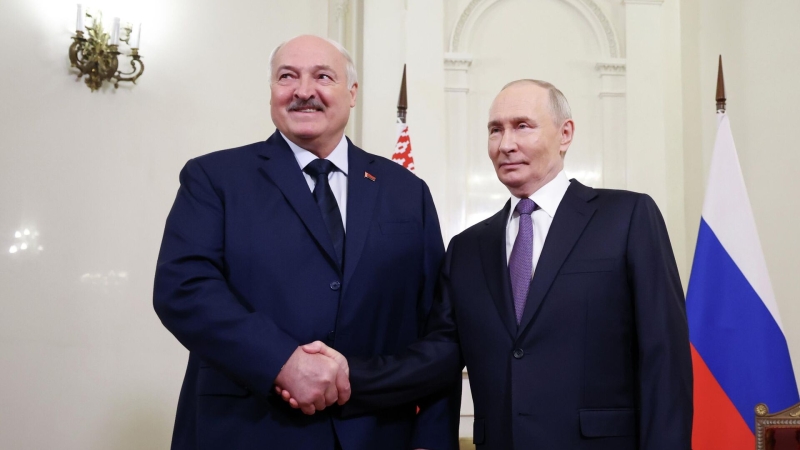 Путин поздравил Лукашенко с Новым годом