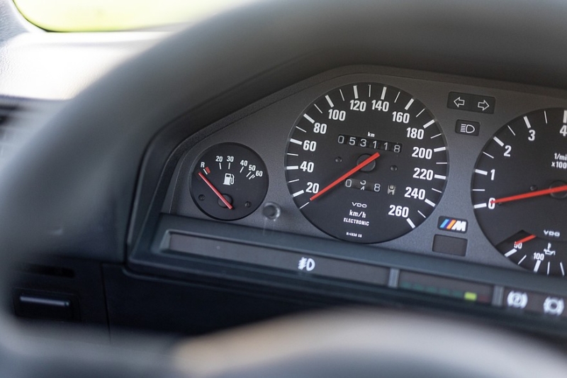 Редкий BMW M3 Sport Evolution 1990 года в идеальном состоянии продадут на аукционе