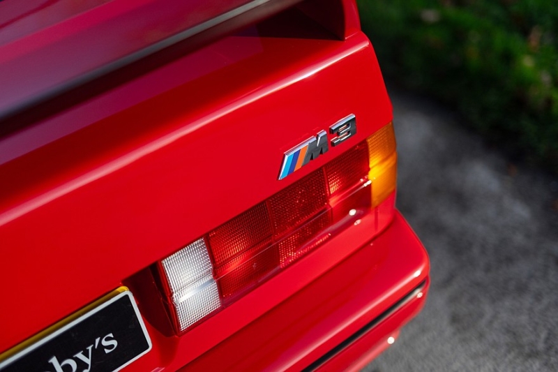 Редкий BMW M3 Sport Evolution 1990 года в идеальном состоянии продадут на аукционе