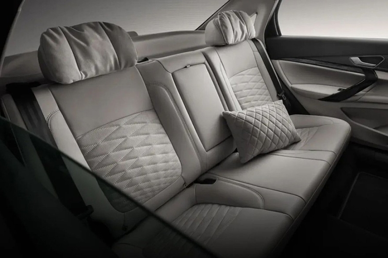 АВТОВАЗ объявил о старте продаж посвежевшего бизнес-седана Lada Aura