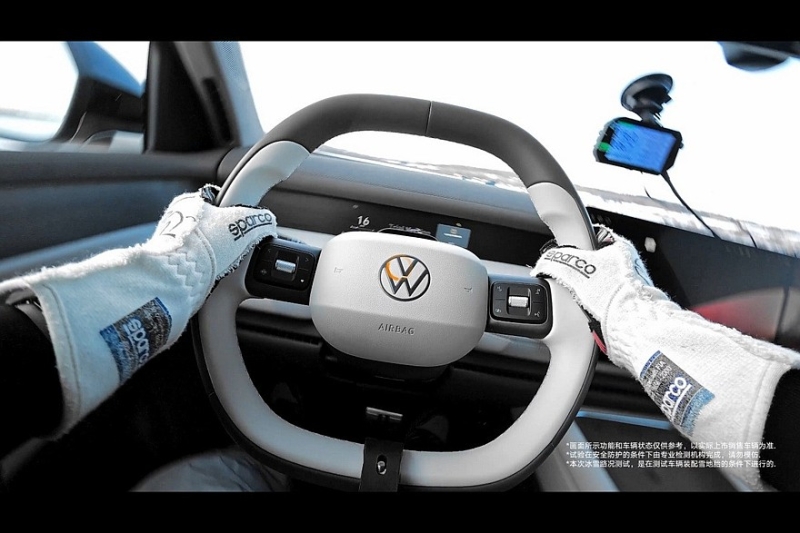 Большой кроссовер Volkswagen ID.Era 9X: засвечен интерьер