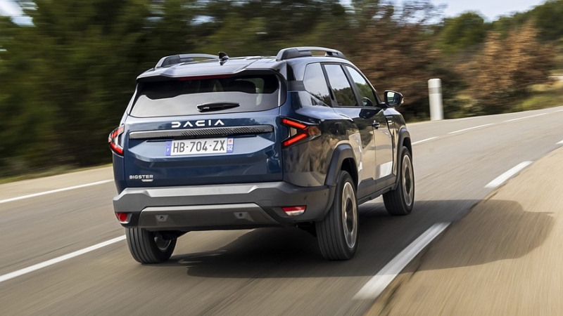 Dacia готовит новый кроссовер: первые изображения