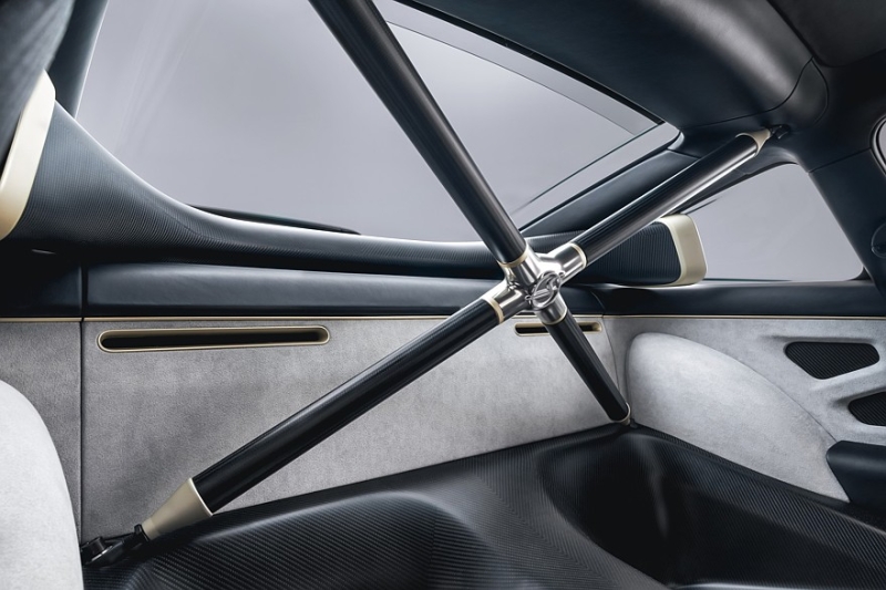 Крутой инжиниринг и немного магии: первый Singer DLS Turbo получил имя «Колдун»