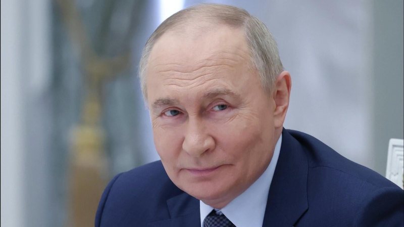 На совещании с Путиным раздался звонок