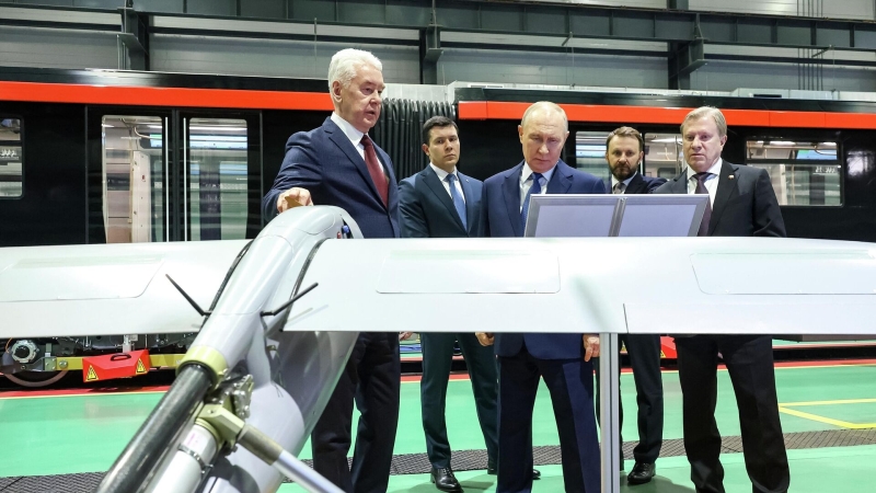 Путин поручил сформировать правовое регулирование автономных систем