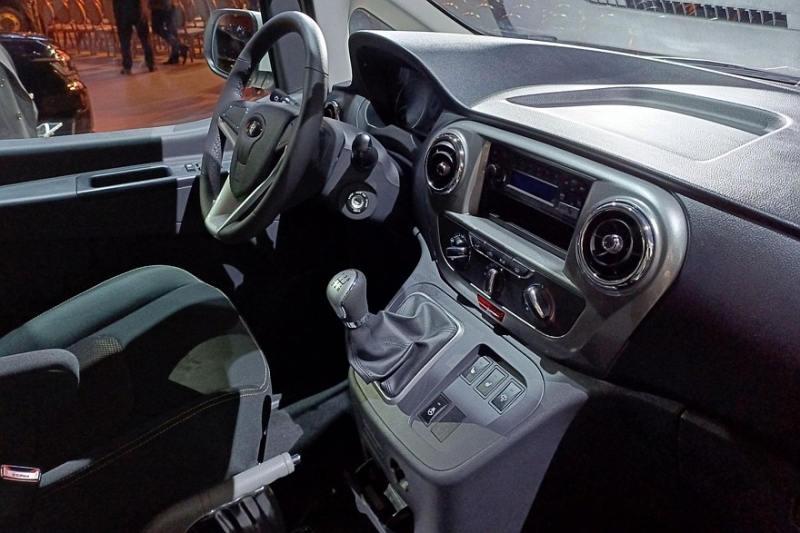 Sollers объявил о старте приёма предзаказов на пассажирский вэн SF1, цена известна