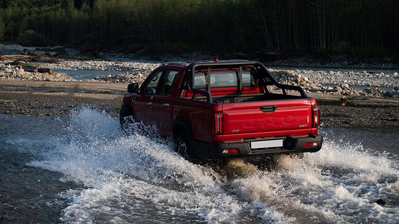 В России стартовали продажи новой версии флагманского пикапа JAC T9, цена известна