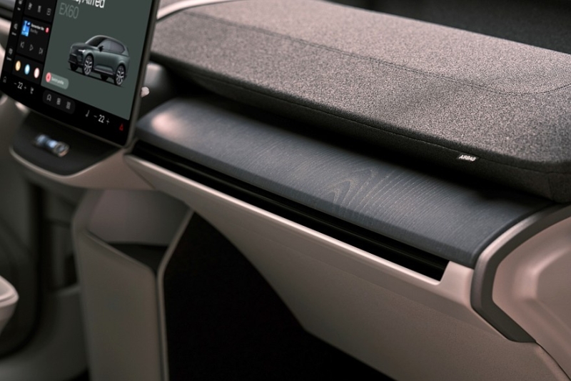 Volvo EX60: без дверных ручек, до 810 км на одной зарядке, сразу есть версия Cross Country