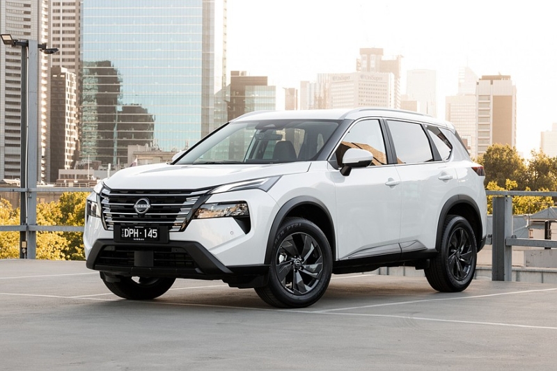 Ещё один обновлённый Nissan X-Trail: без спецверсий, зато моторная гамма – шире