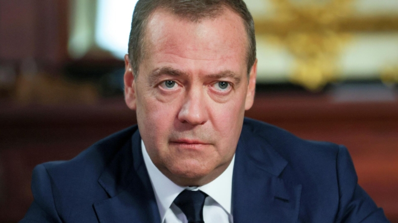 Россияне определяют будущее государства, заявил Медведев